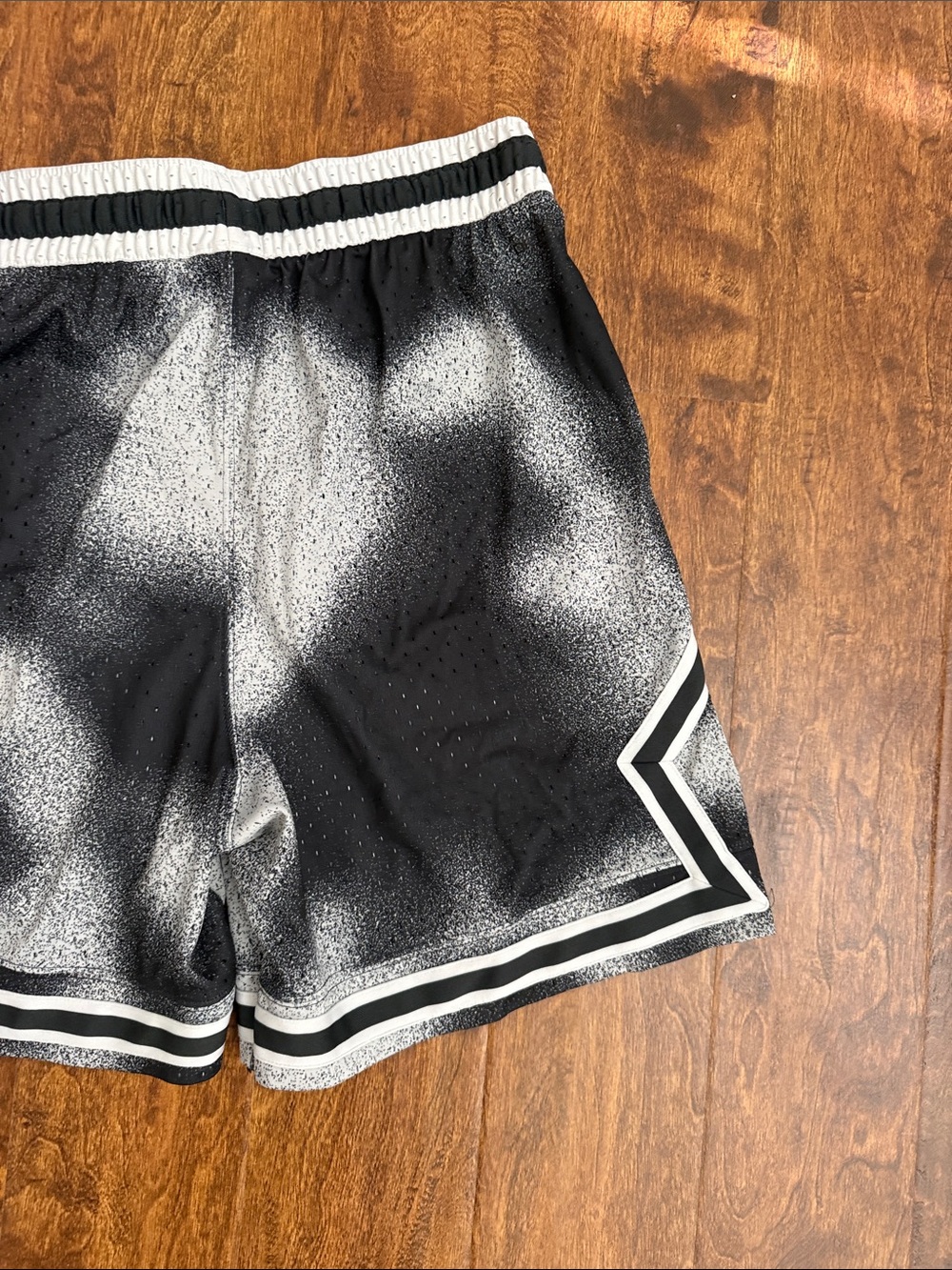 Jordan Men’s Blue and Black Spray-Print Athletic Shorts - Picture 12 of 16